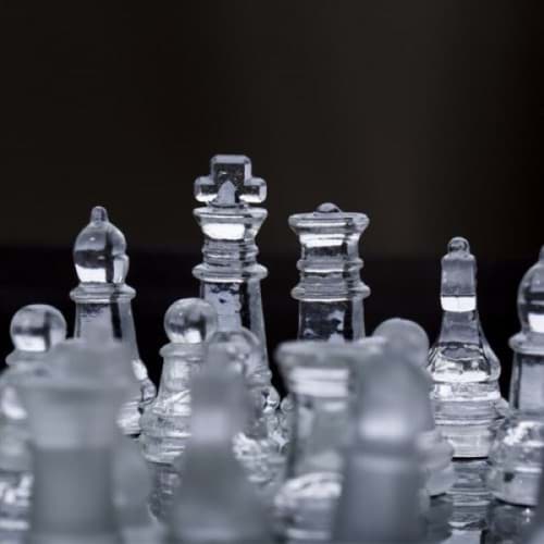 Glass Chess Cam Satranç Takımı (35 cm x 35 cm) resmi