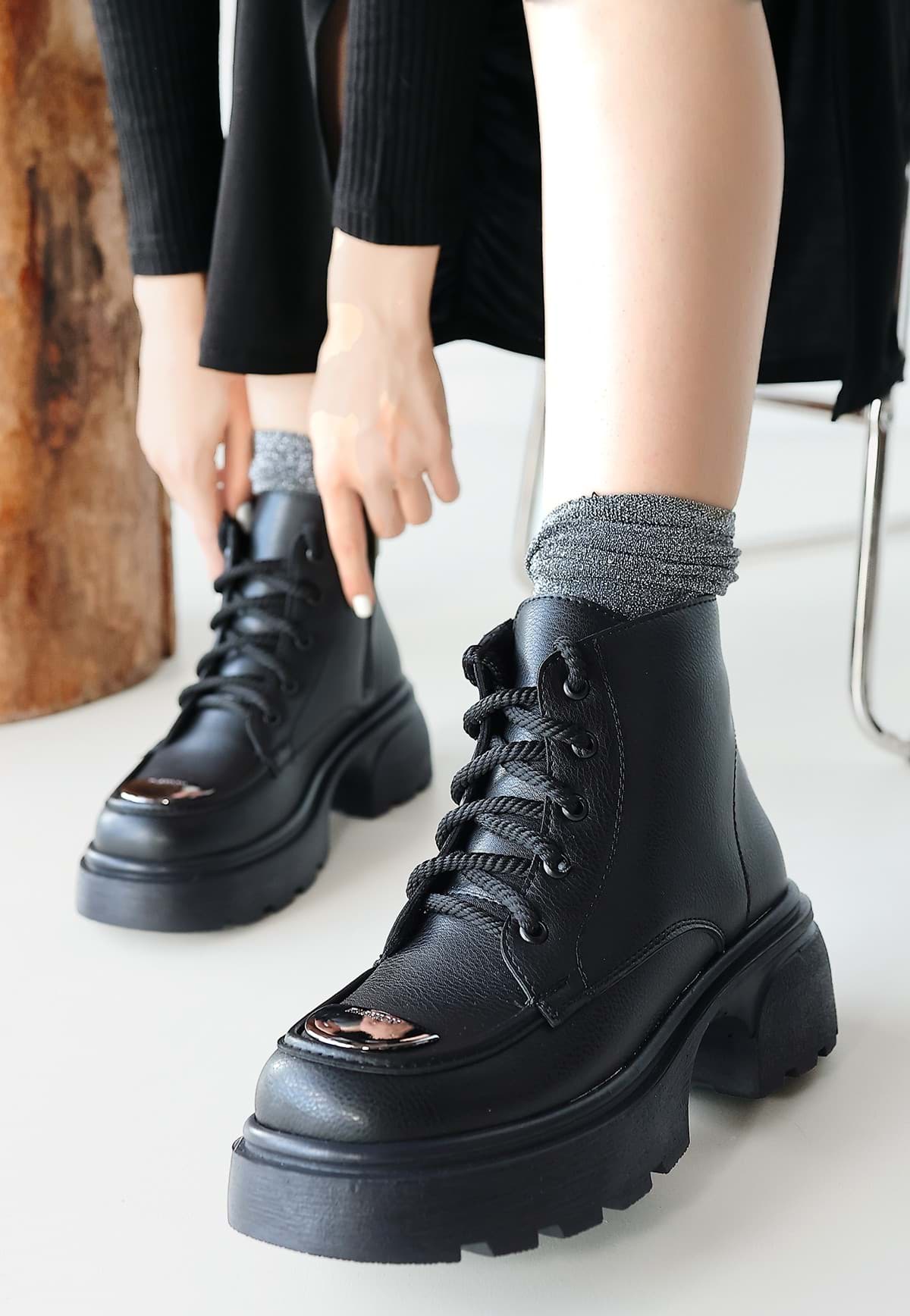 Frewe Siyah Cilt Bağcıklı Bot resmi