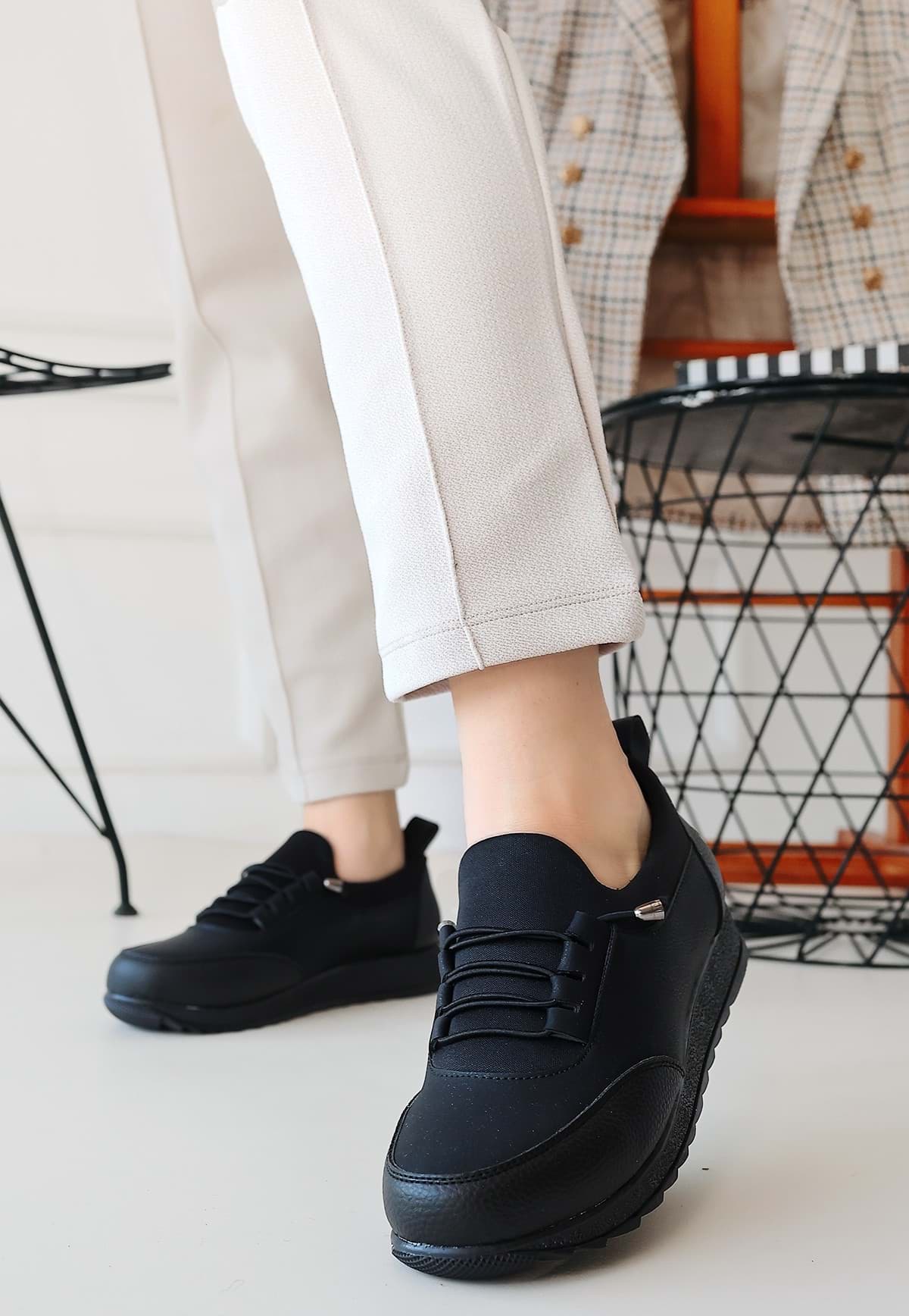 Oles Siyah Cilt Babet Ayakkabı resmi