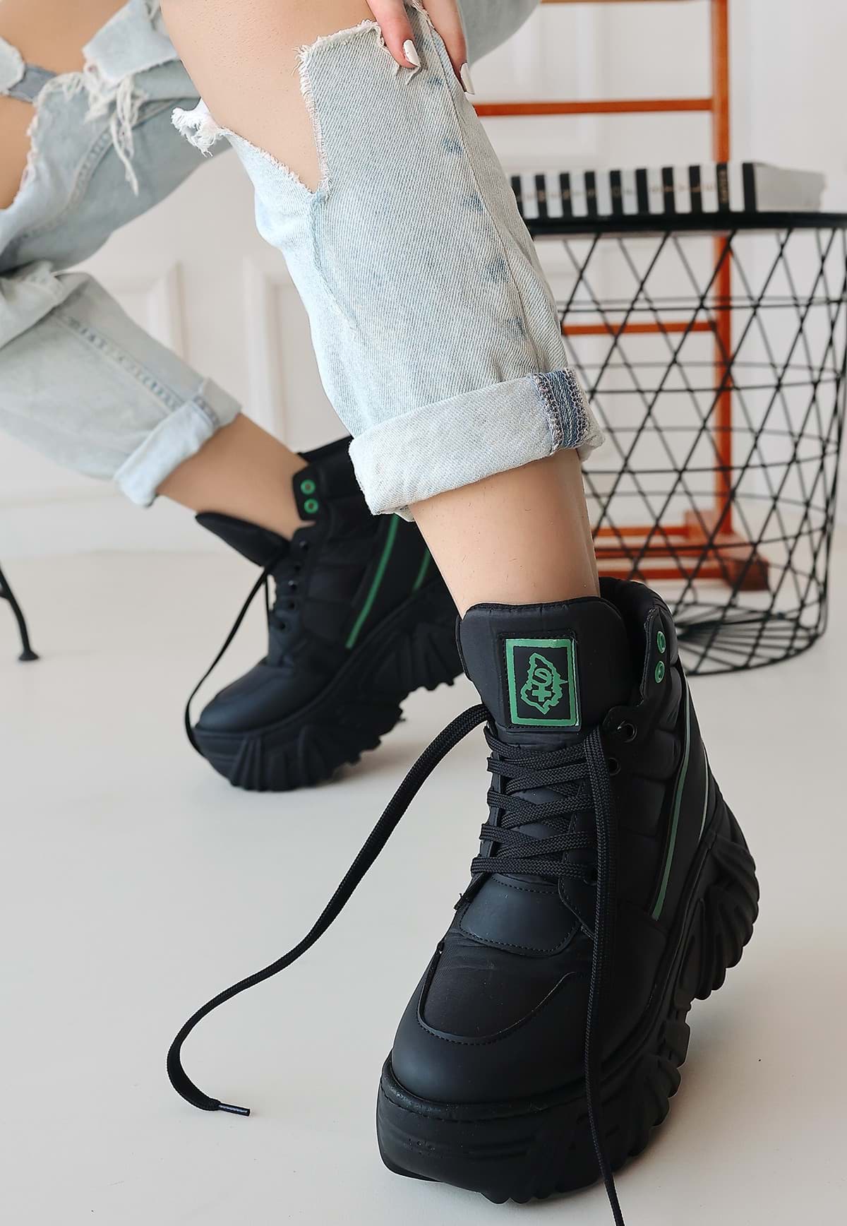 Maje Siyah Cilt Bağcıklı Dolgu Taban Bot resmi