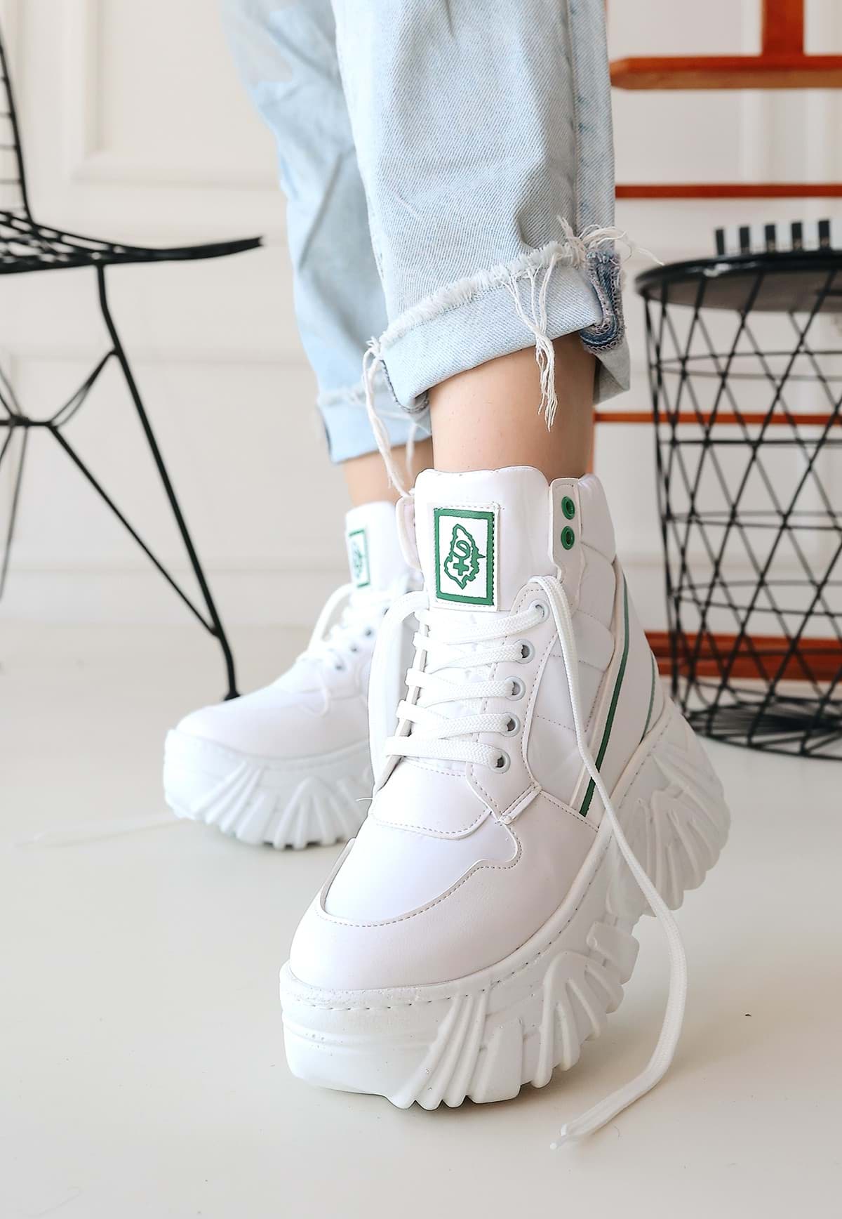 Maje Beyaz Cilt Yeşil Şeritli Bağcıklı Dolgu Taban Bot resmi