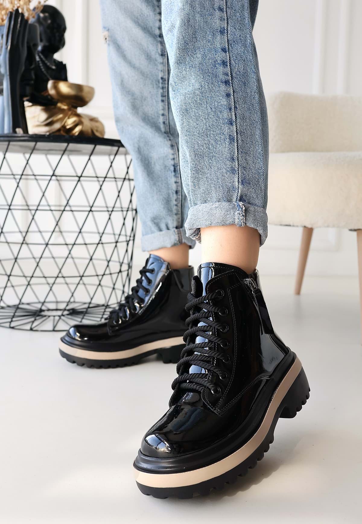 Jinya Siyah Rugan Bağcıklı Bot resmi