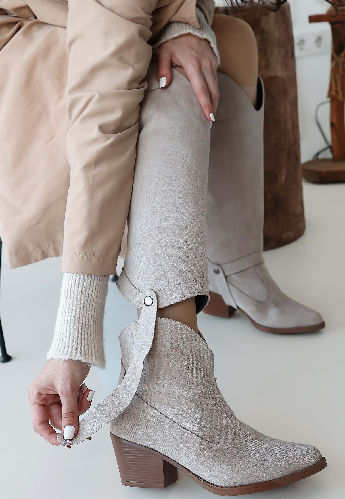 Milla Bej Süet Tak Çıkar Topuklu Bot Ve Çizme resmi