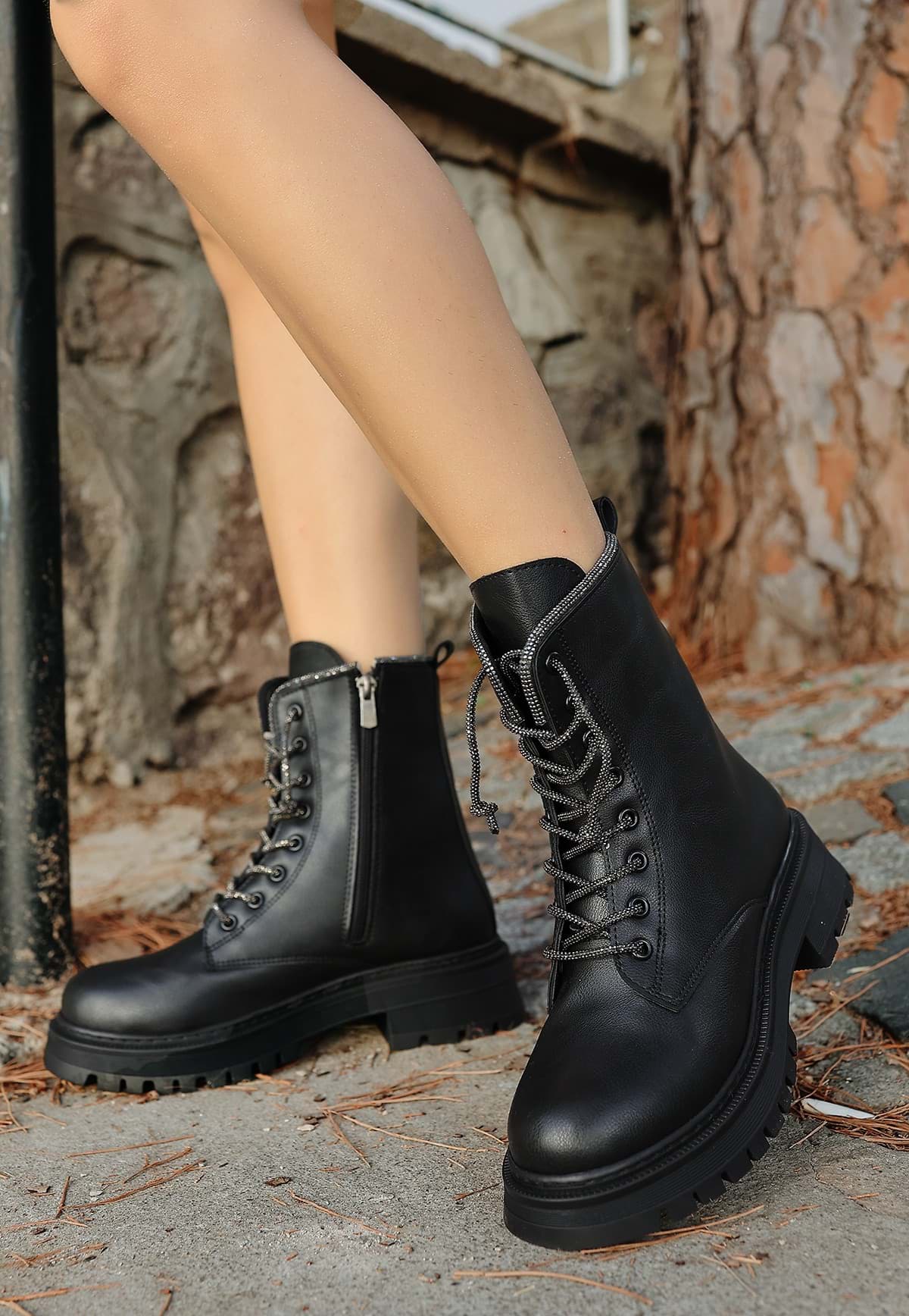 Woint Siyah Cilt Bağcıklı Bot resmi