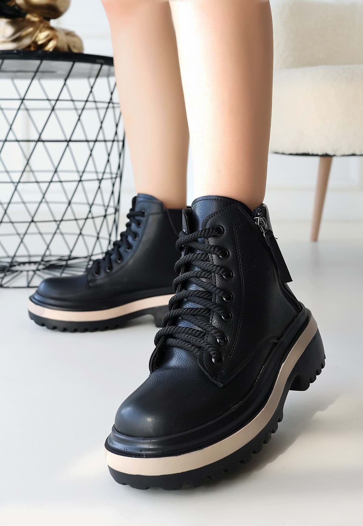 Jinya Siyah Cilt Bağcıklı Bot resmi