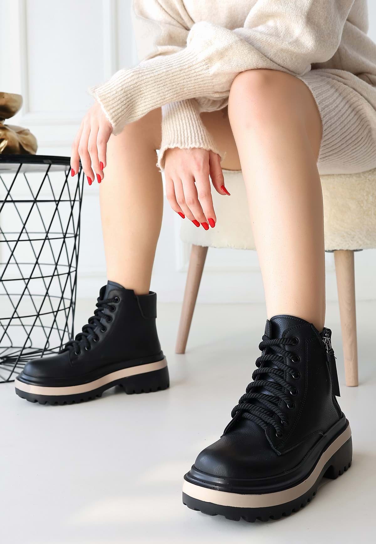 Jinya Siyah Cilt Bağcıklı Bot resmi