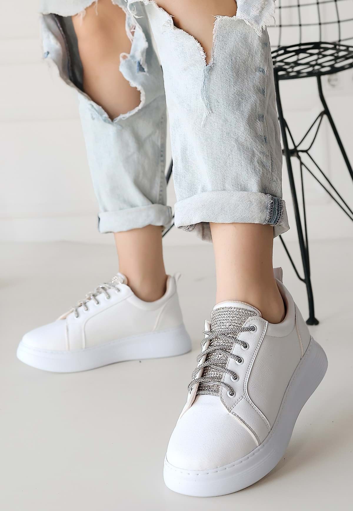 Jiana Beyaz Cilt Bağcıklı Spor Ayakkabı resmi