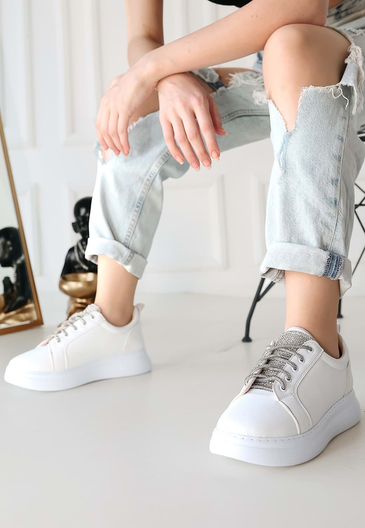 Jiana Beyaz Cilt Bağcıklı Spor Ayakkabı resmi