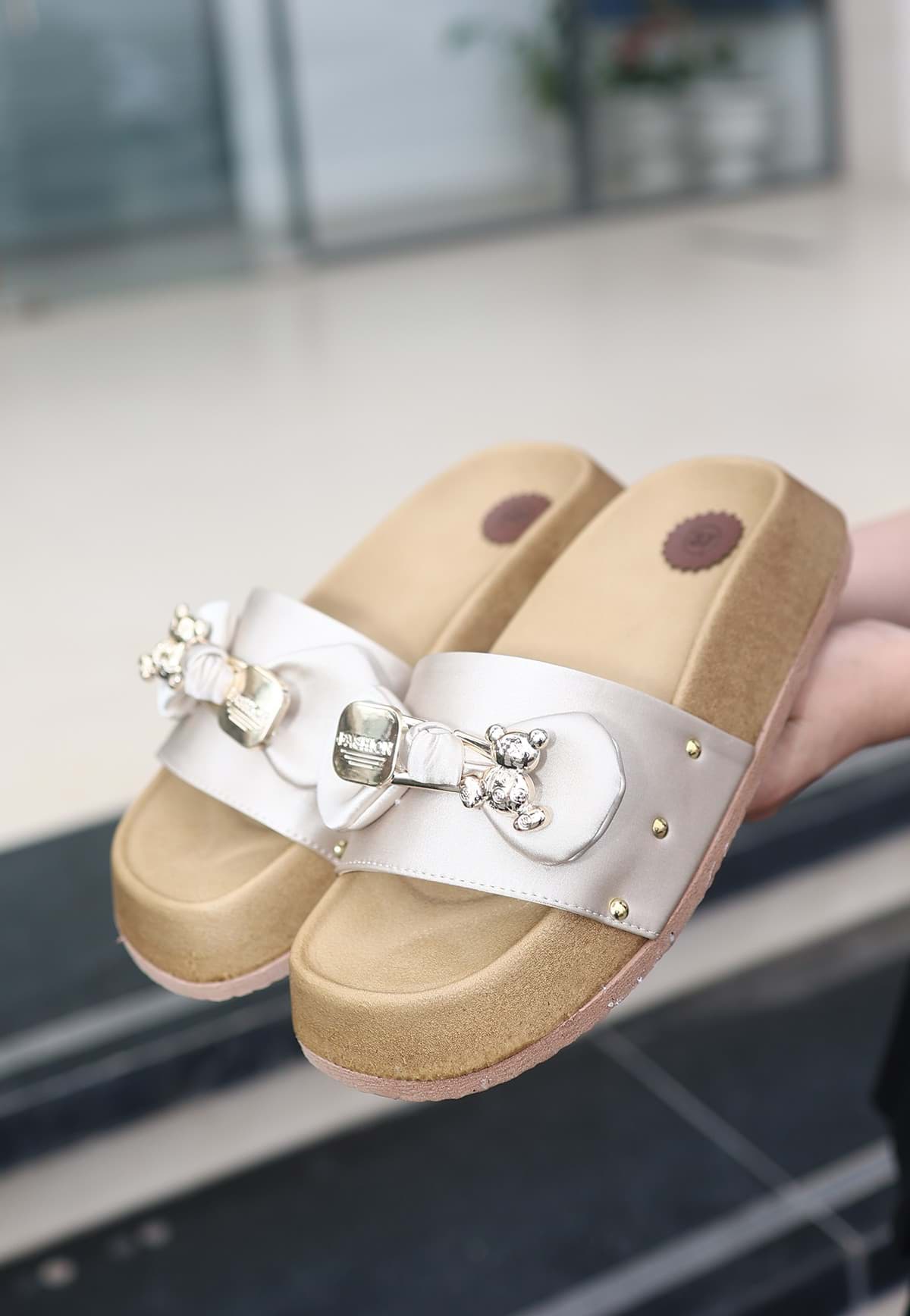 Jude Ten Saten Ayıcıklı Terlik resmi