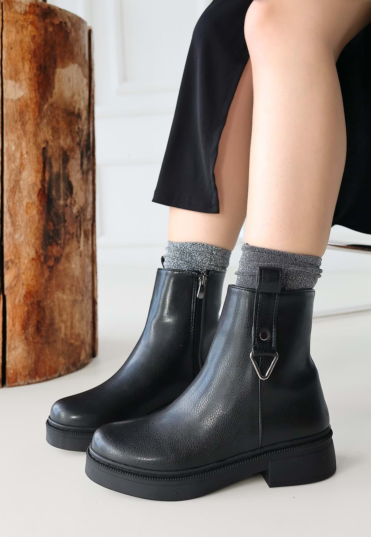 Jenta Siyah Cilt Bot resmi