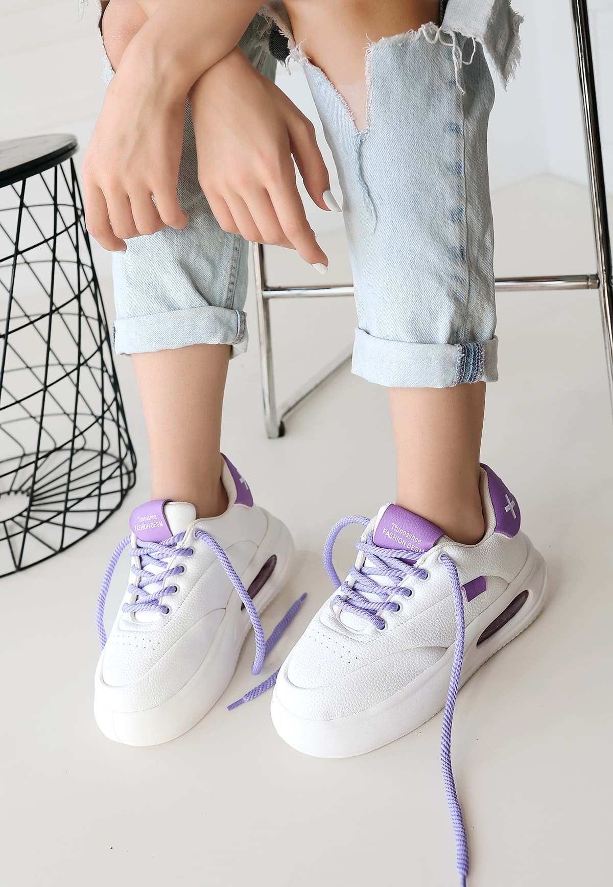 Chris Beyaz Cilt Lila Detaylı Bağcıklı Spor Ayakkabı resmi