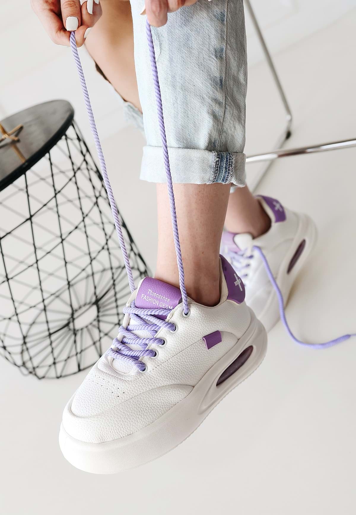 Chris Beyaz Cilt Lila Detaylı Bağcıklı Spor Ayakkabı resmi