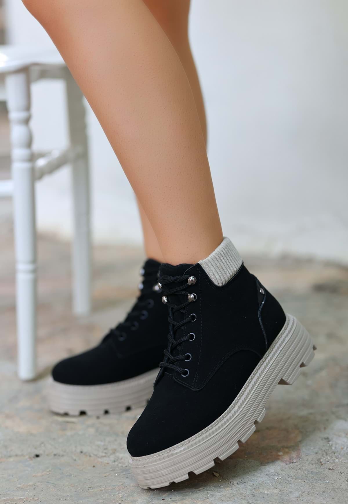 Olli Siyah Nubuk Bağcıklı Bot resmi