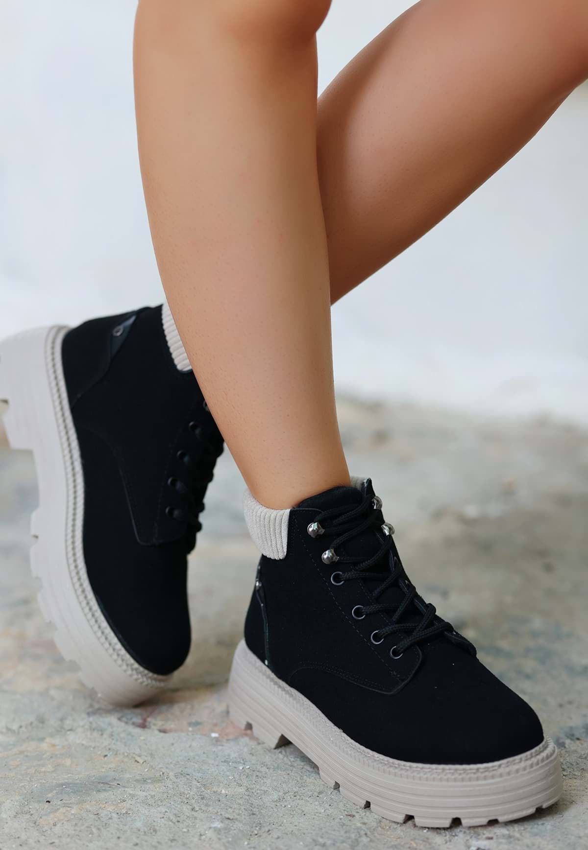 Olli Siyah Nubuk Bağcıklı Bot resmi