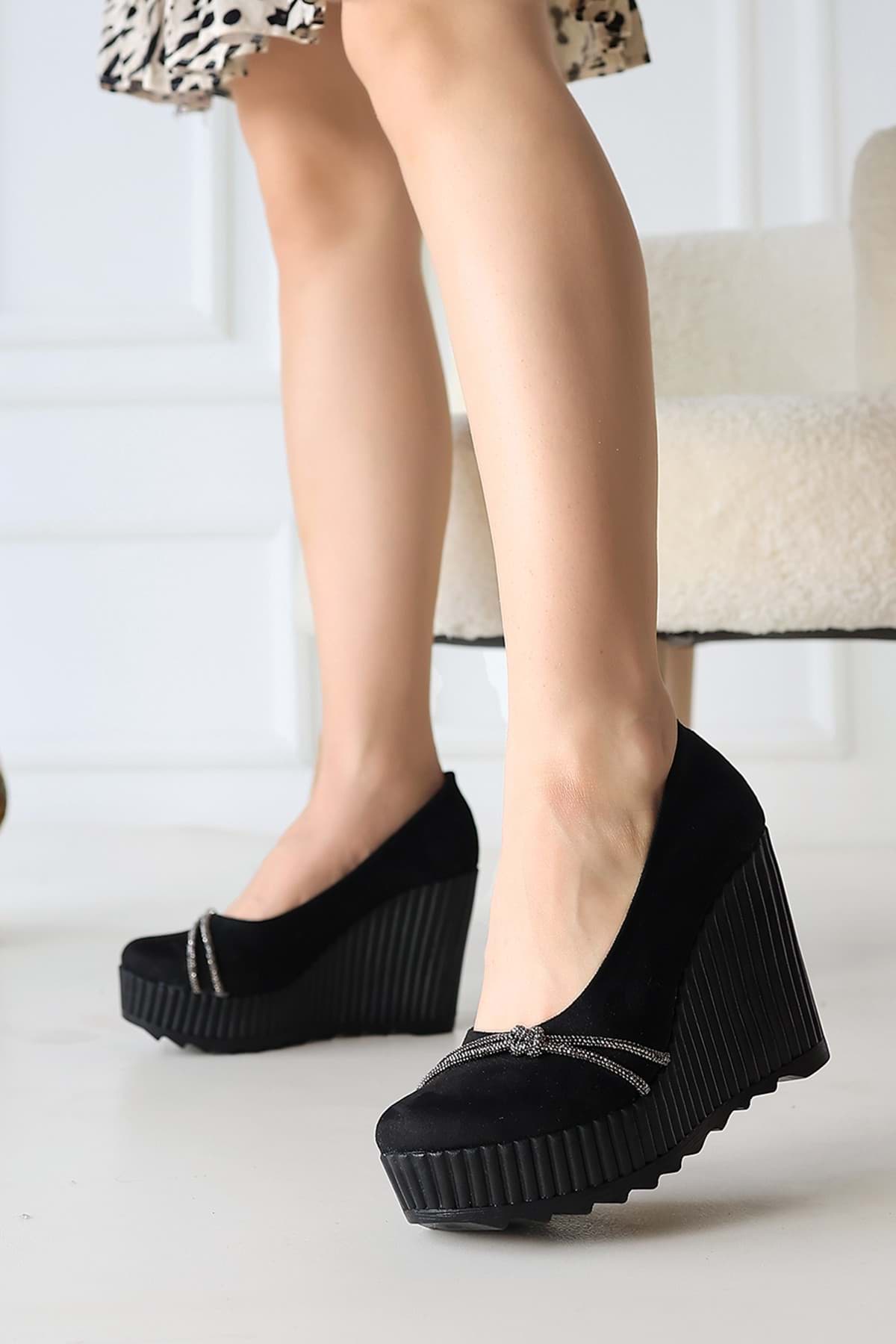 Lına Siyah Süet Dolgu Topuk Ayakkabı resmi