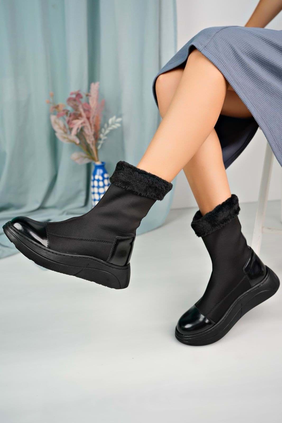 Giant Siyah Streç Bot resmi