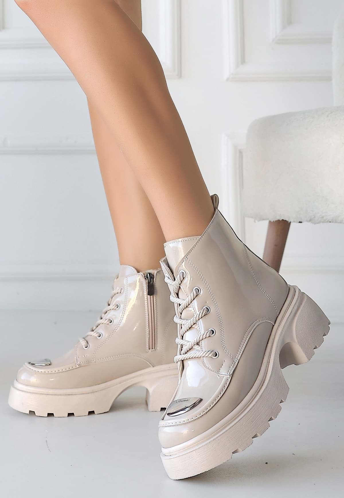 Frewe Bej Rugan Bağcıklı Bot resmi