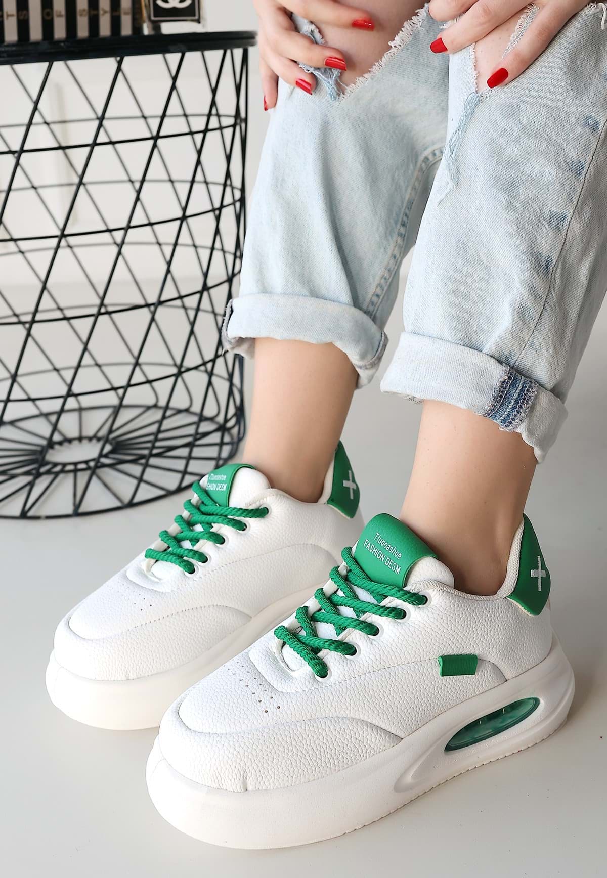 Chris Beyaz Cilt Yeşil Detaylı Bağcıklı Spor Ayakkabı resmi