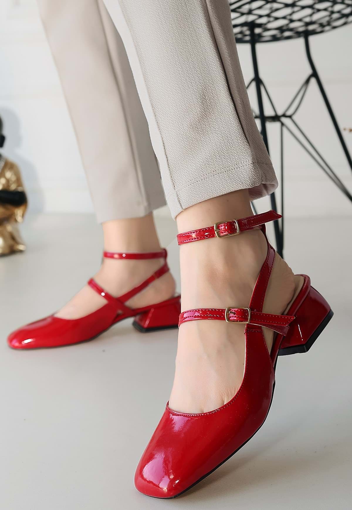 Karmi Kırmızı Rugan Topuklu Ayakkabı resmi