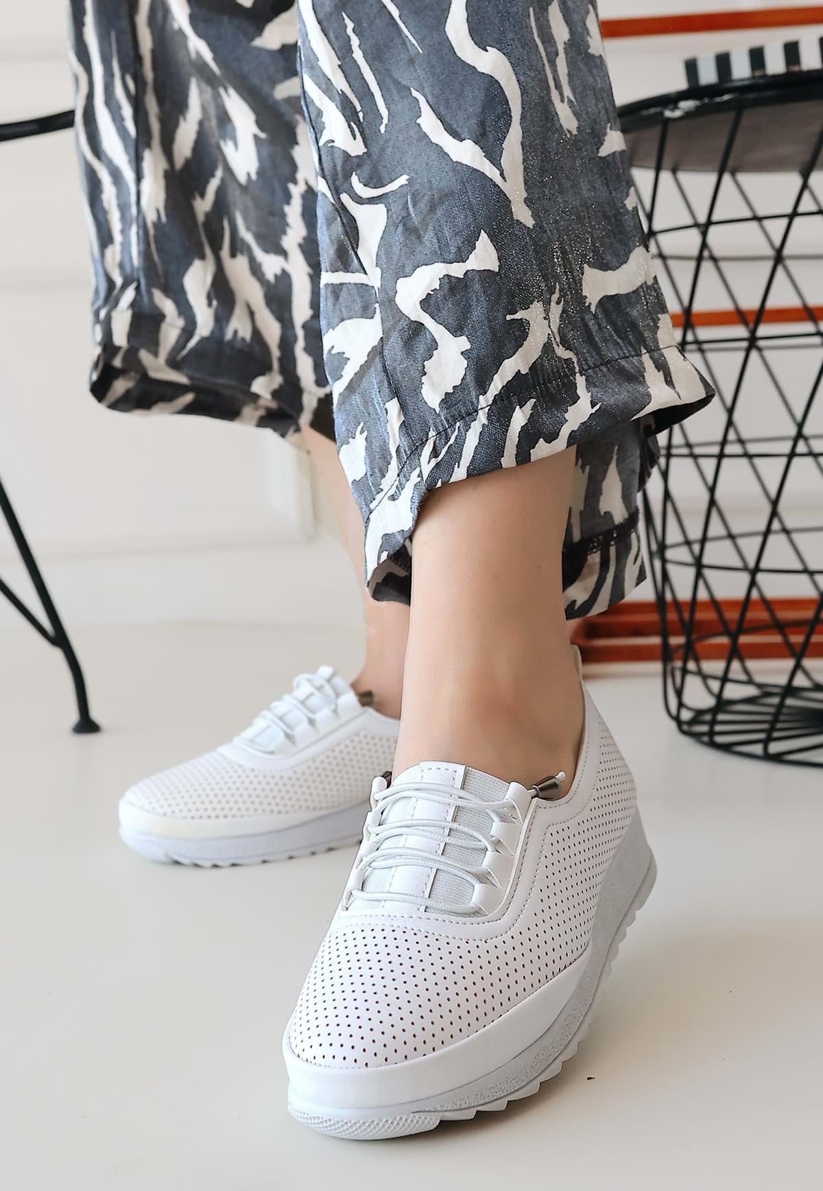 Hooset Beyaz Cilt Babet Ayakkabı resmi