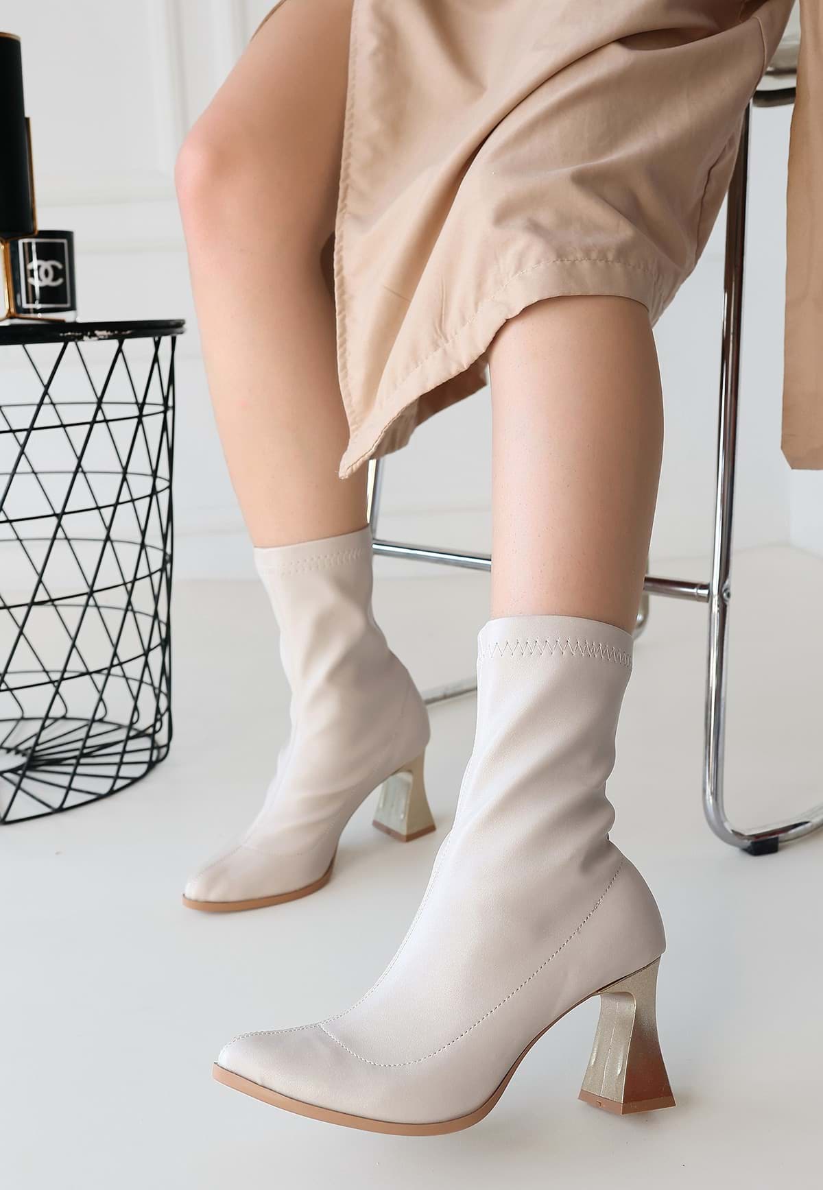 Enjila Bej Cilt Topuklu Streç Bot resmi