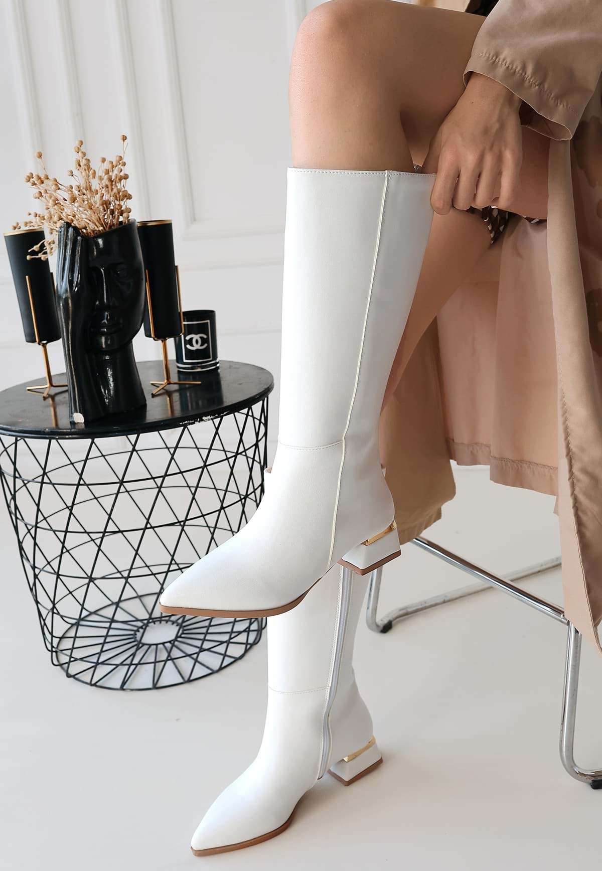 Minya Beyaz Cilt Topuklu Çizme resmi