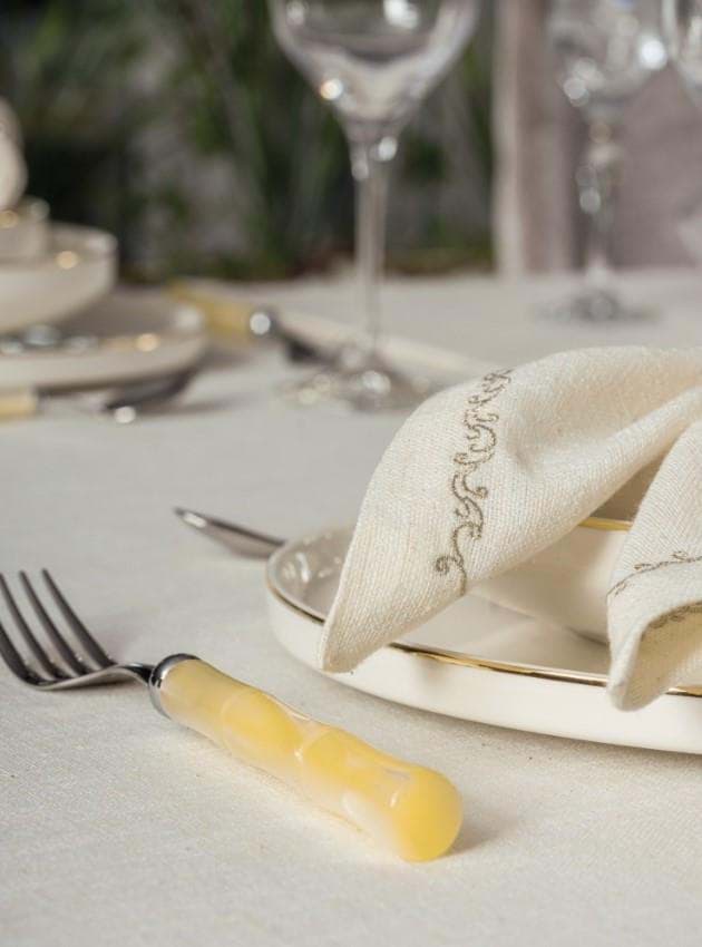 Picture of Cotton Box Pera Ecru 8 Piece Linen Table Cart