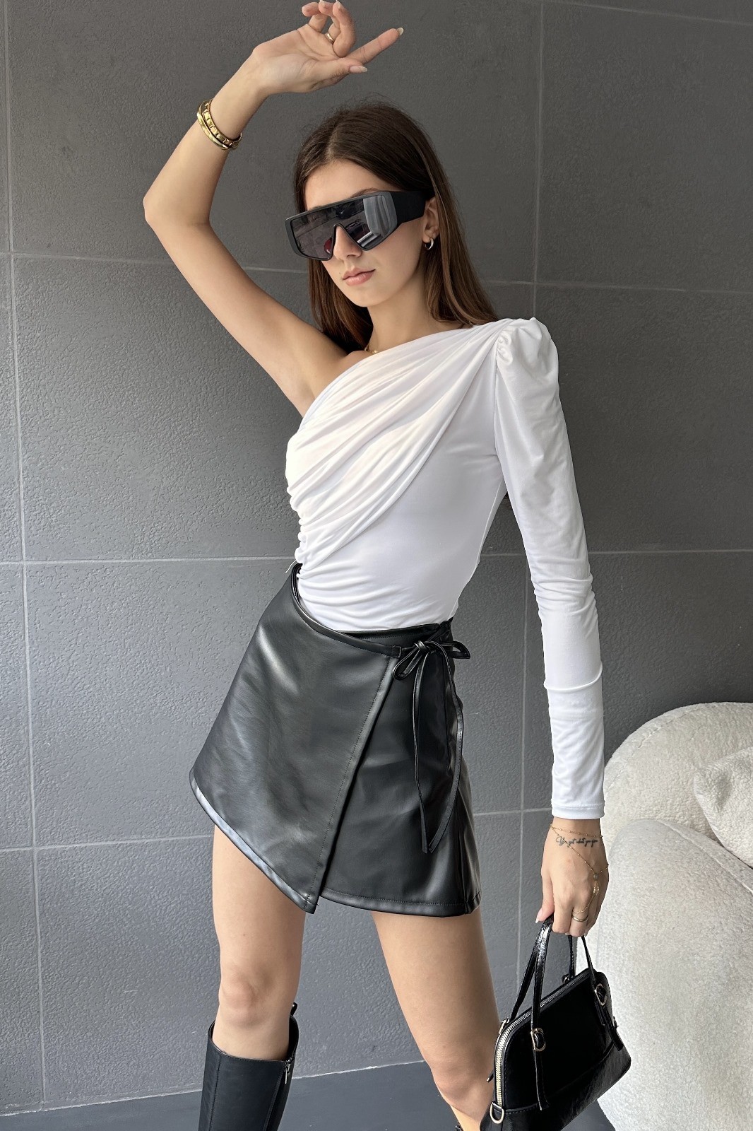 Picture of İp Bağlamalı Deri Şort Etek