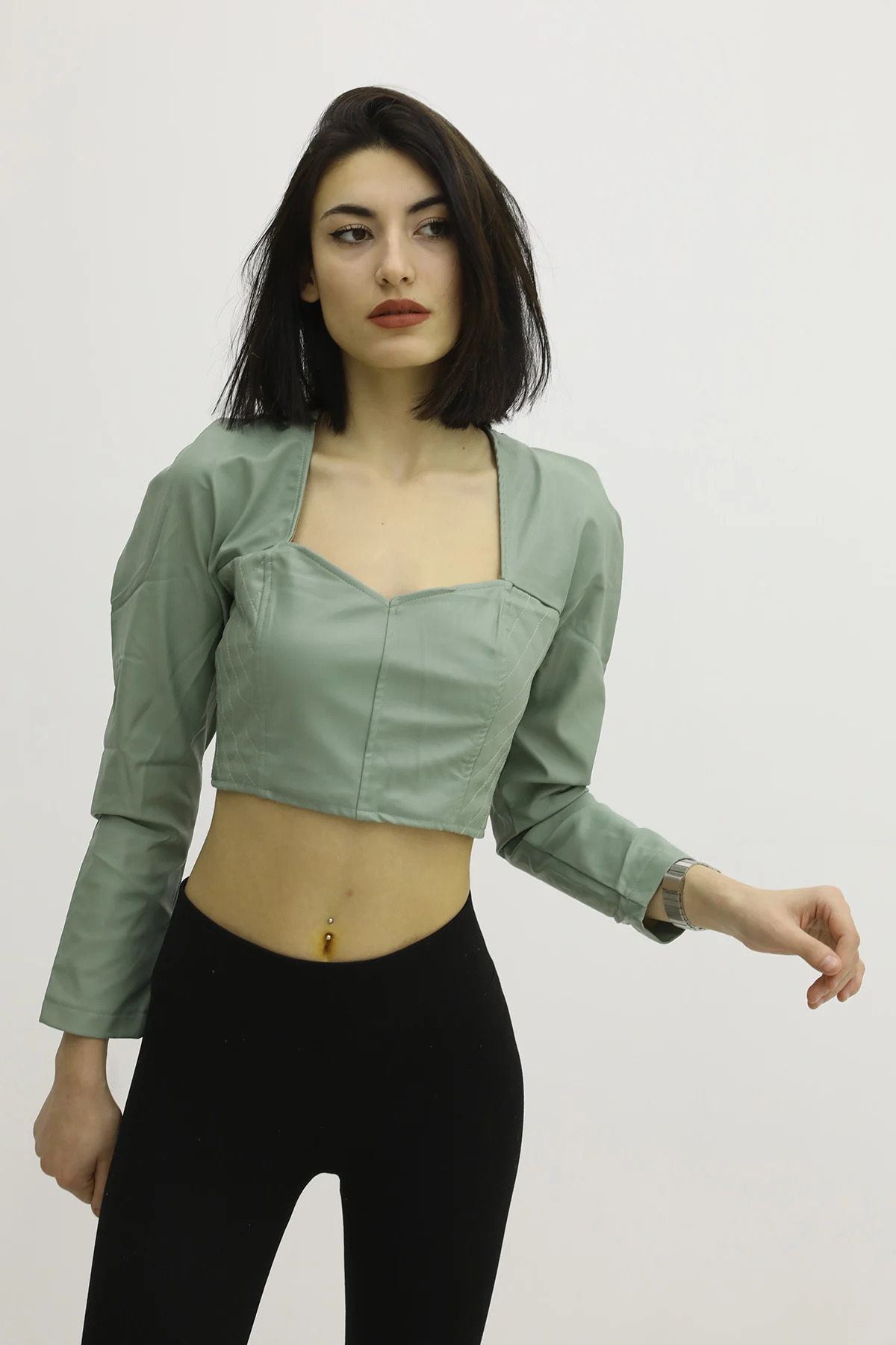 Picture of Sırt Lastikli Dekolteli Deri Bluz Yeşil - P-019690