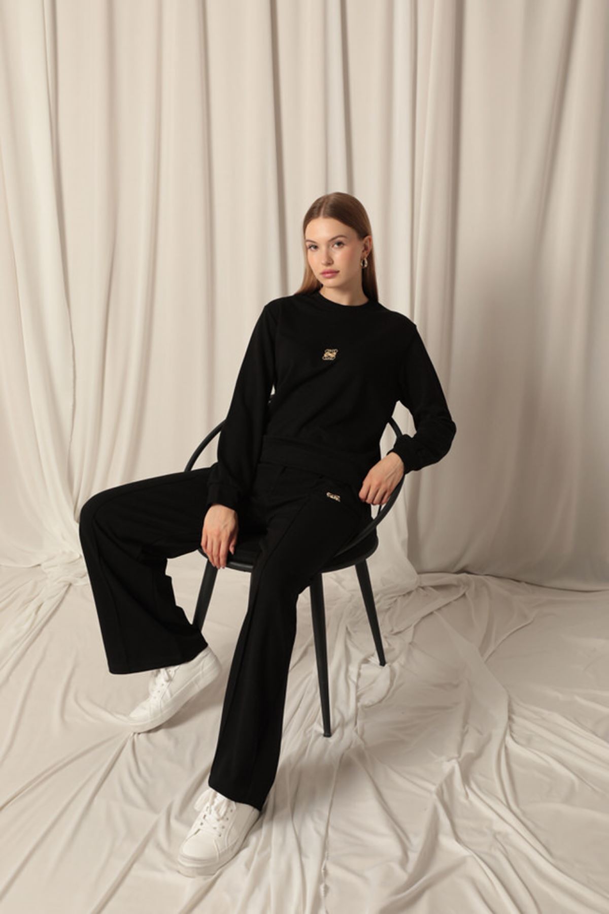 Picture of Modal Kumaş Metal Aksesuarlı Kadın Siyah Takım