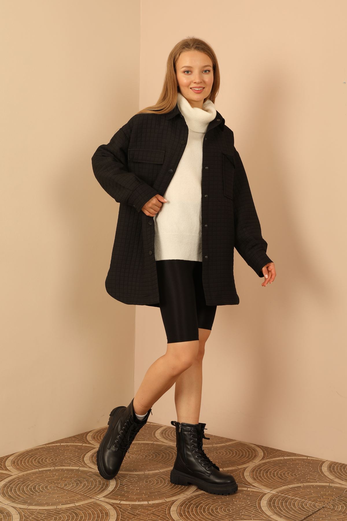 Picture of Jakar Kumaş Küçük Kare Desen Oversize Kadın Gömlek-Siyah