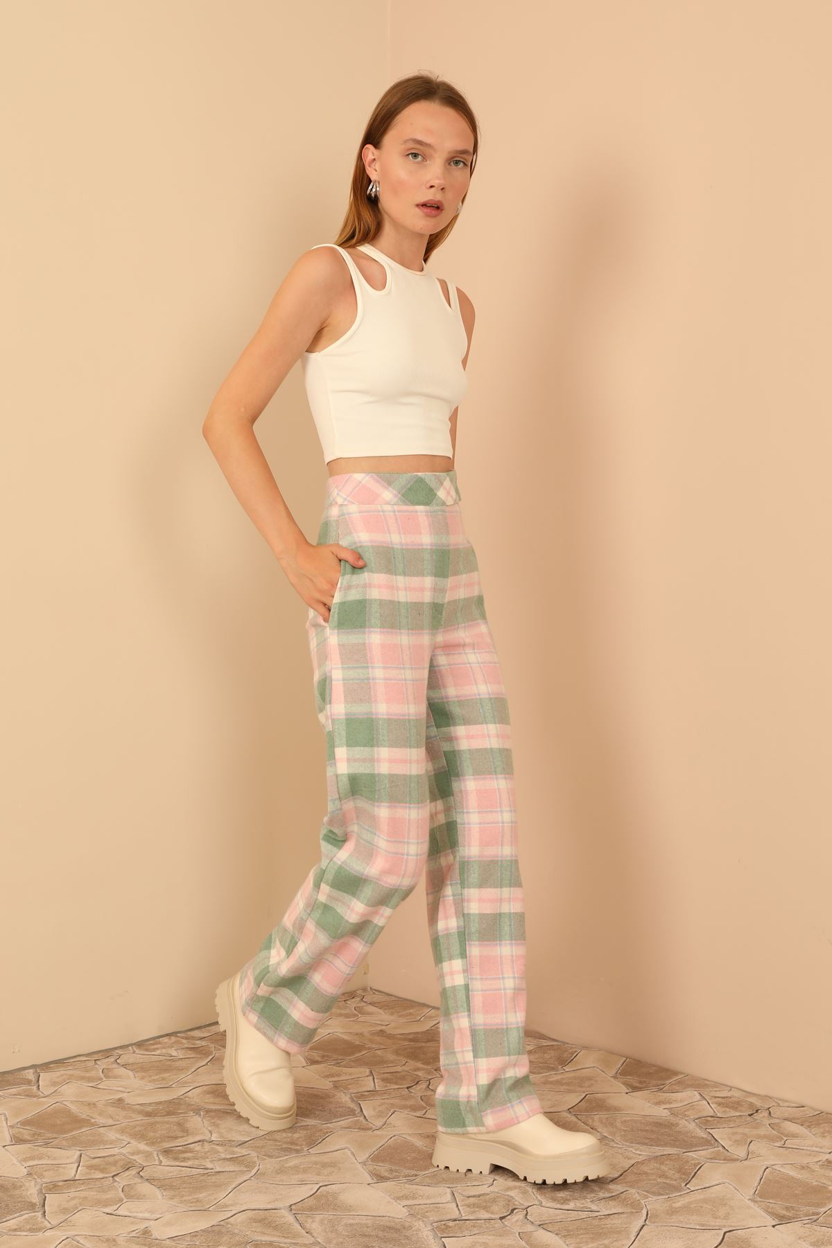 Picture of Ekose Kumaş Rahat Kalıp Kadın Pantolon-Pembe