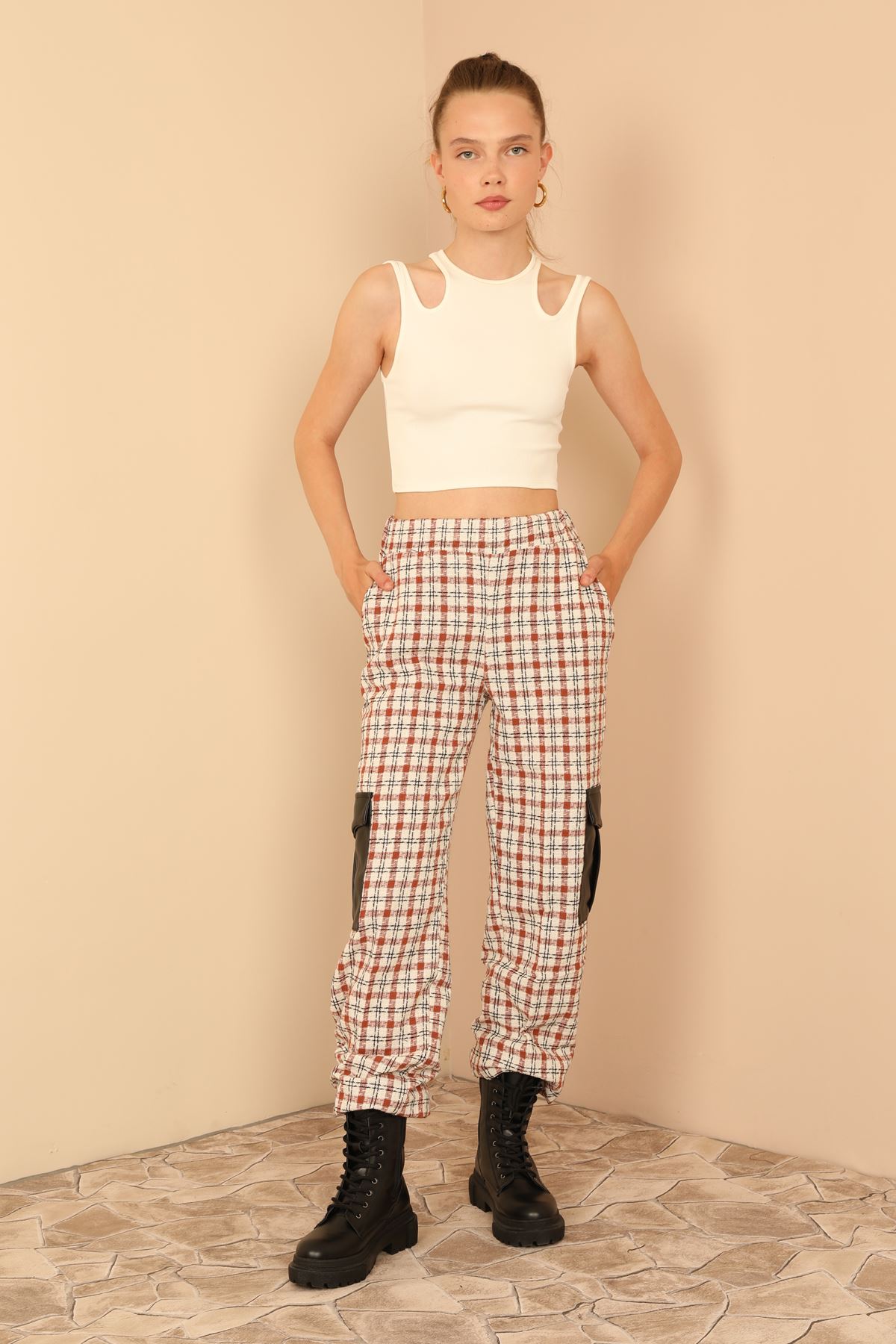 Picture of Tüvit Kumaş Uzun Boy Çizgili Kargo Kadın Pantolon-Taba