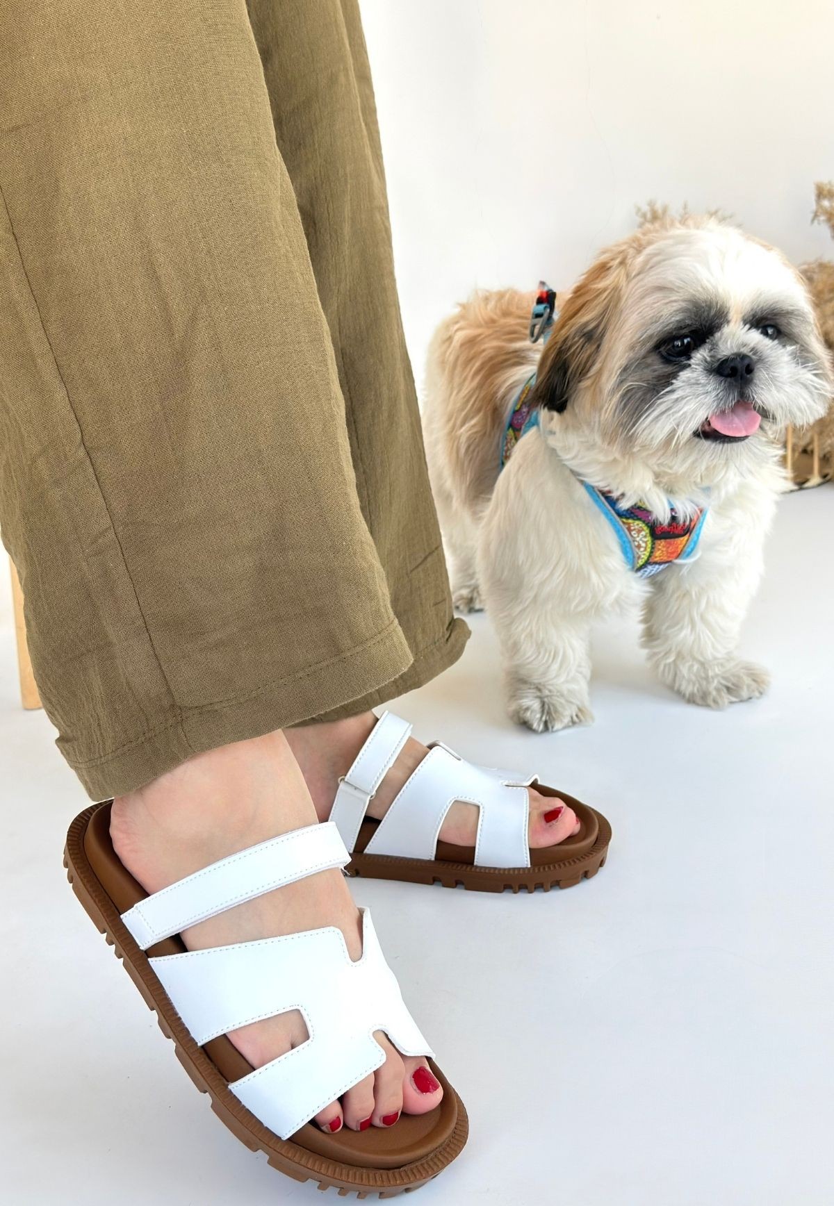 Picture of Kooni Beyaz Cilt Terlik