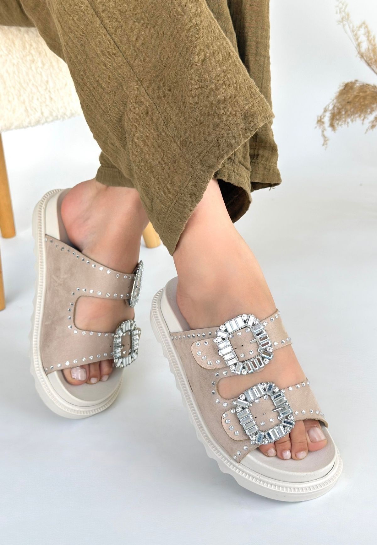 Picture of Juana Bej Nubuk Taşlı Terlik