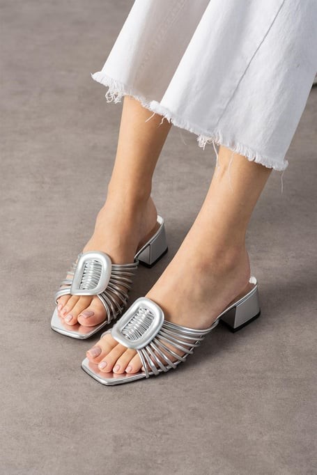 Picture of Anca Gümüş Rugan Topuklu Terlik