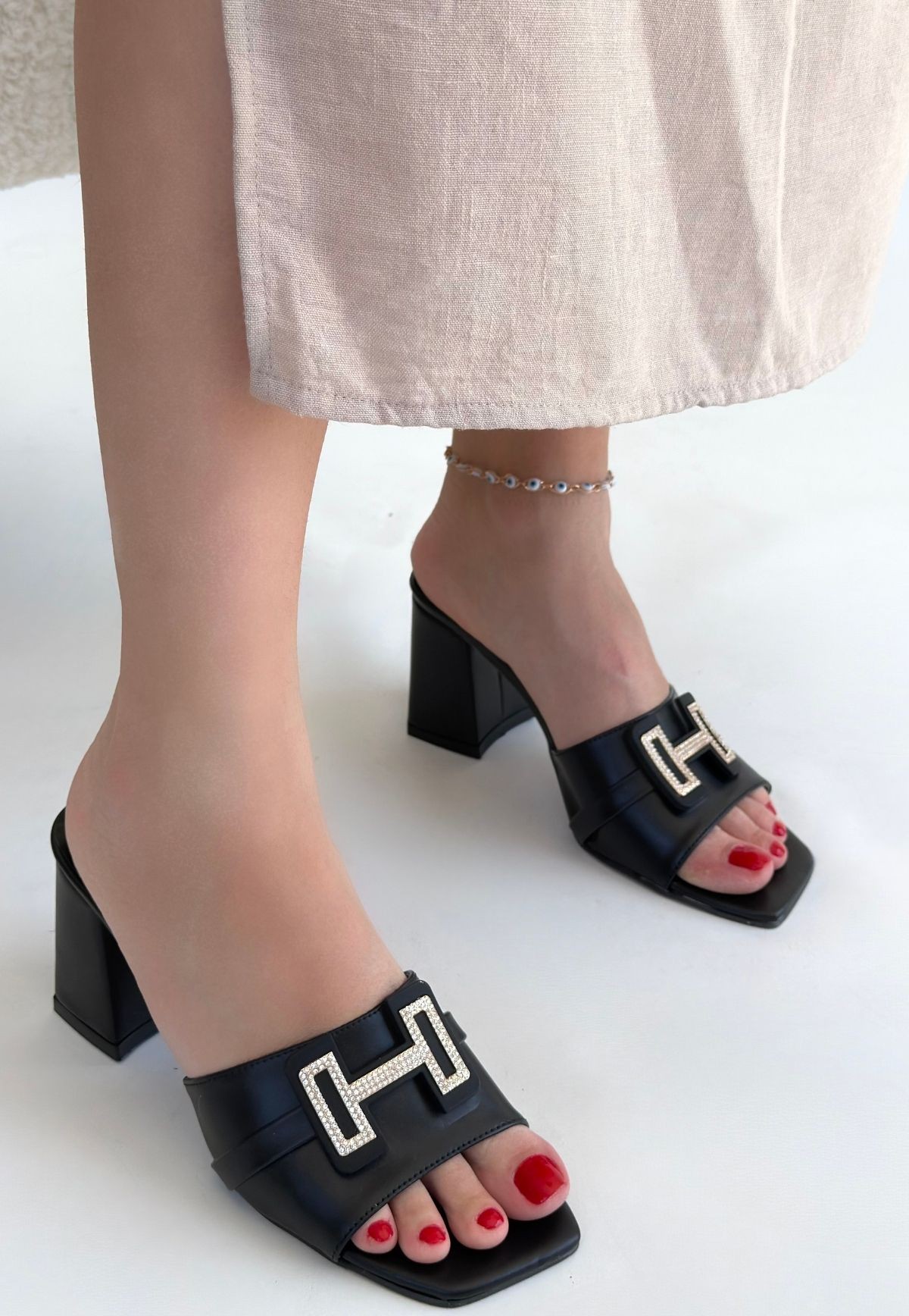 Picture of Erew Siyah Cilt Topuklu Terlik