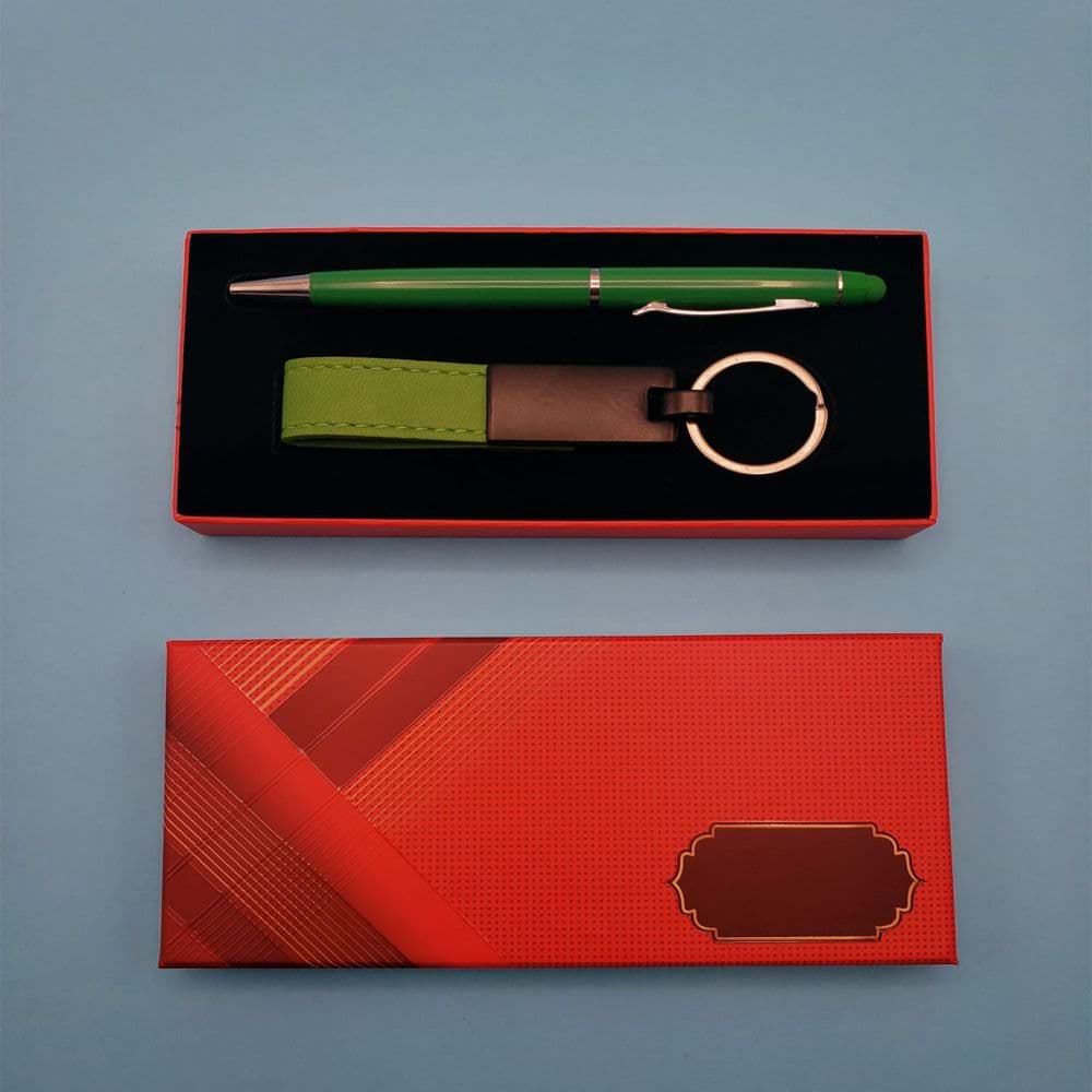 Yeşil Kalem Ve Anahtarlık resmi