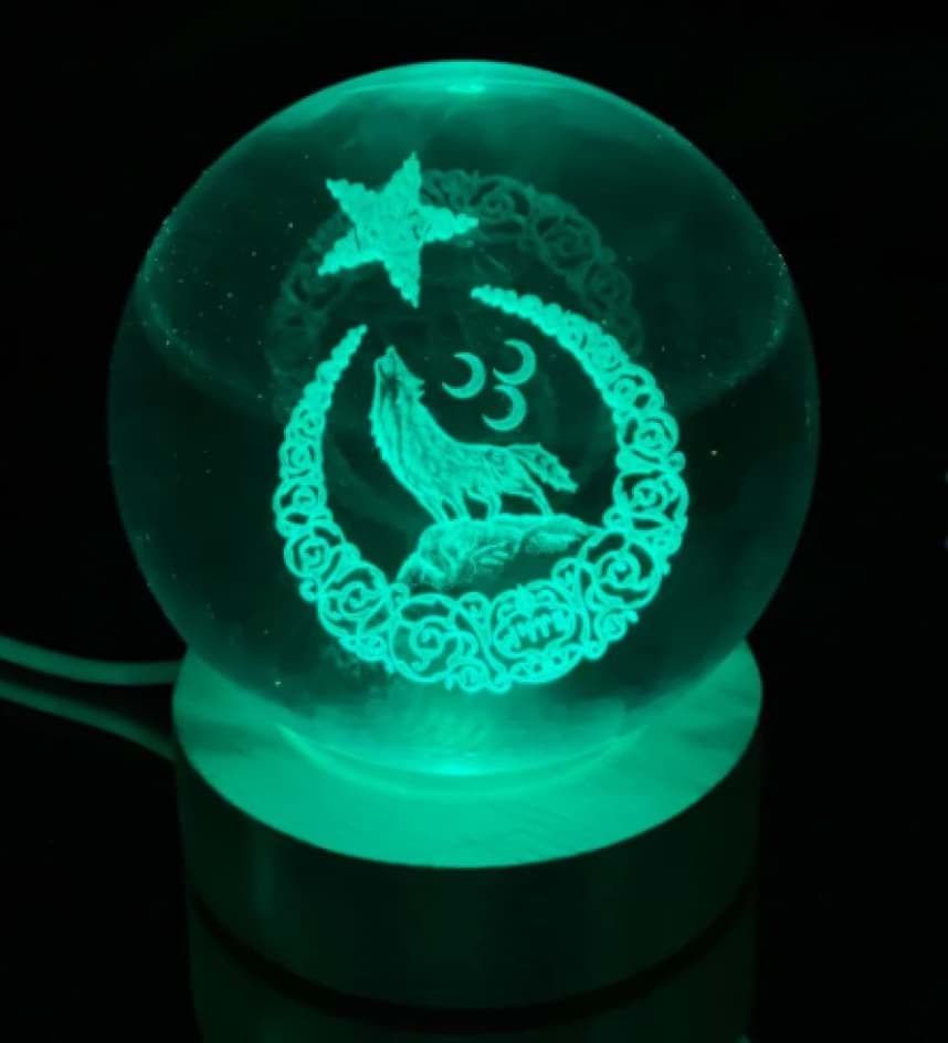 Dekoratif Bozkurt Tasarımlı Ahşap altlıklı Işıklı Cam Küre Büyük Boy resmi