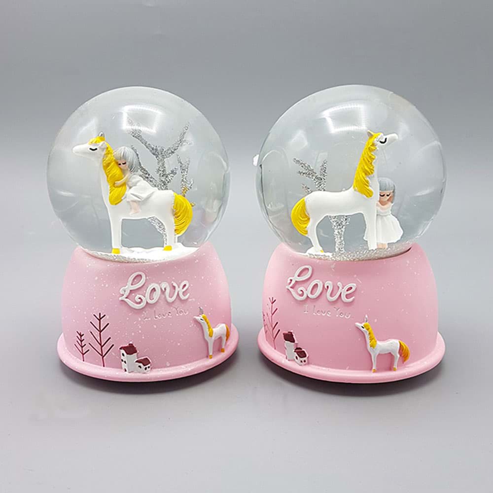 Mini Işıklı Sevimli Atlı Kız Kar Küresi resmi