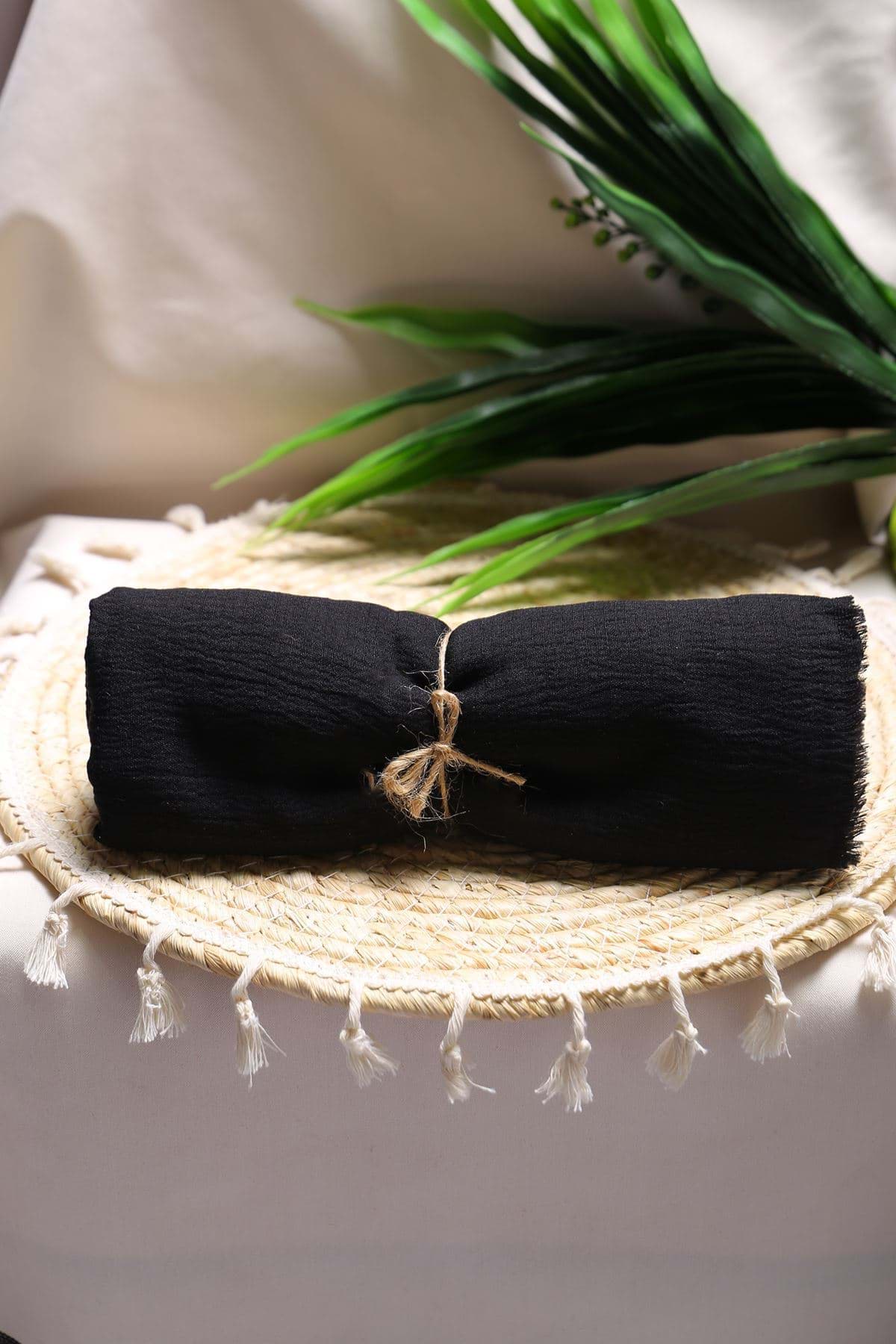 Picture of Mio Jazz Shawl Black - 17712.1817.